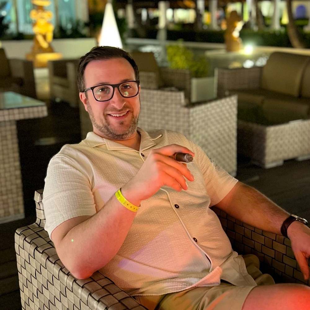 Meet your Posher, Tom